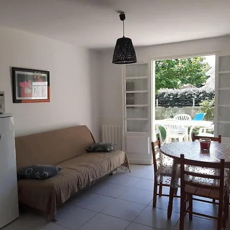 Apartment T3 A : Plage, Terrasse, Jardin Clos Et Parking Prive - Fr-1-239-971